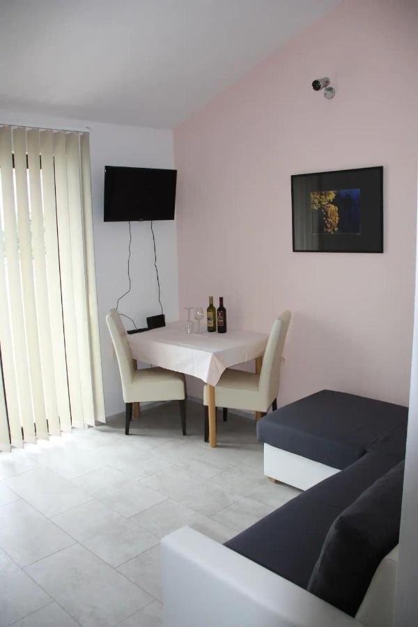 Apartments And Rooms Barbara Lastovo Luaran gambar